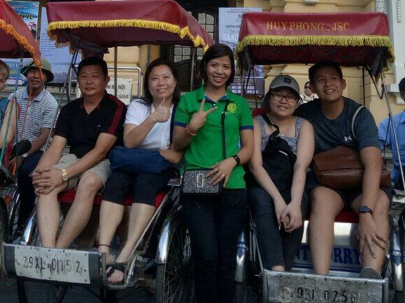 1-Hour Cyclo (Xích Lô/Rickshaw) + Street Food Walking Tour + 30-Minute Foot Massage