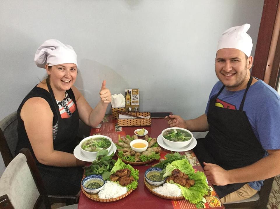 1 Hour Seating on Cyclo + 3 Hour Cooking with Professional Chef