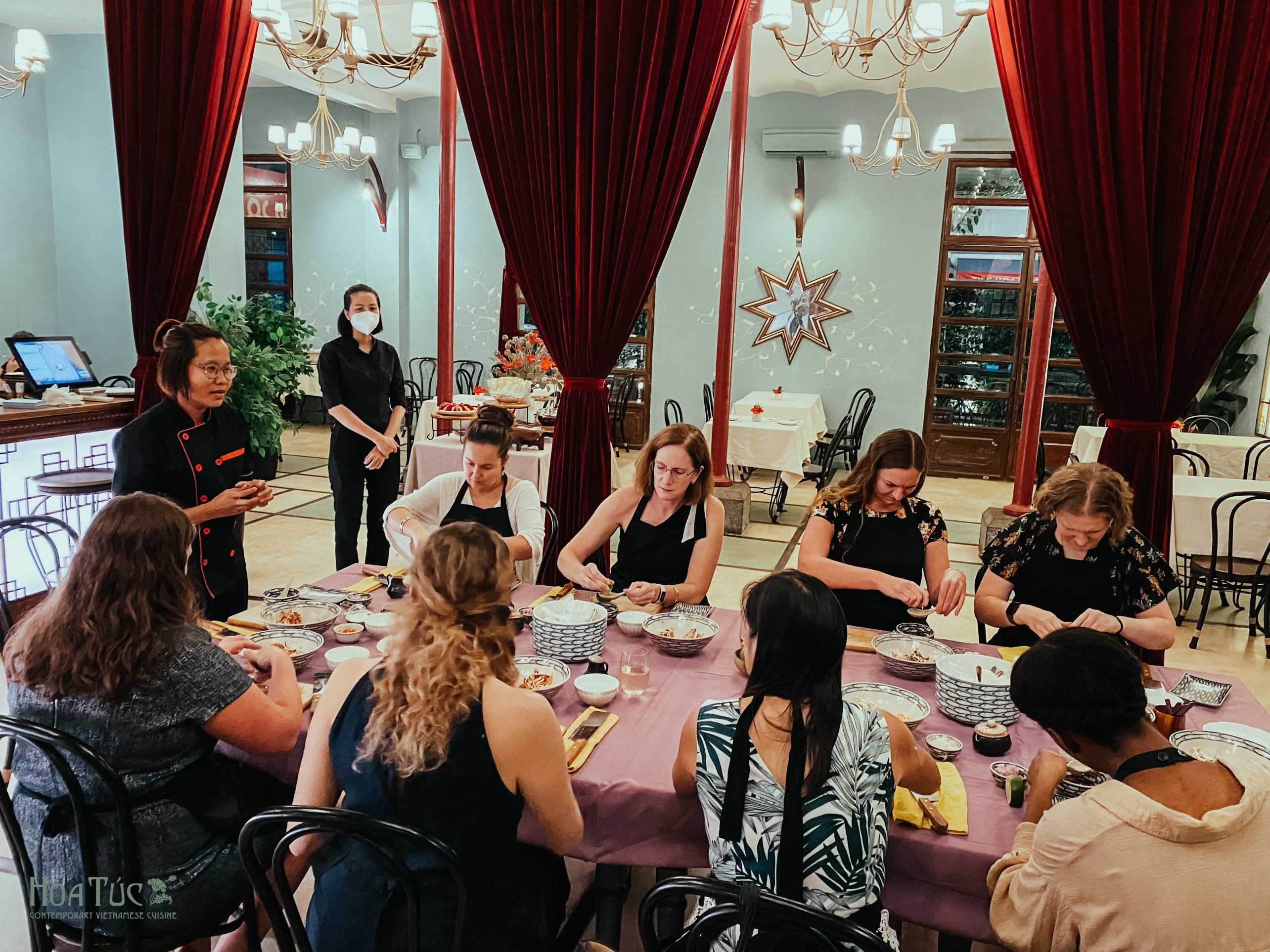 3 hours of hands-on cooking class with Hoa Túc Cooking Class