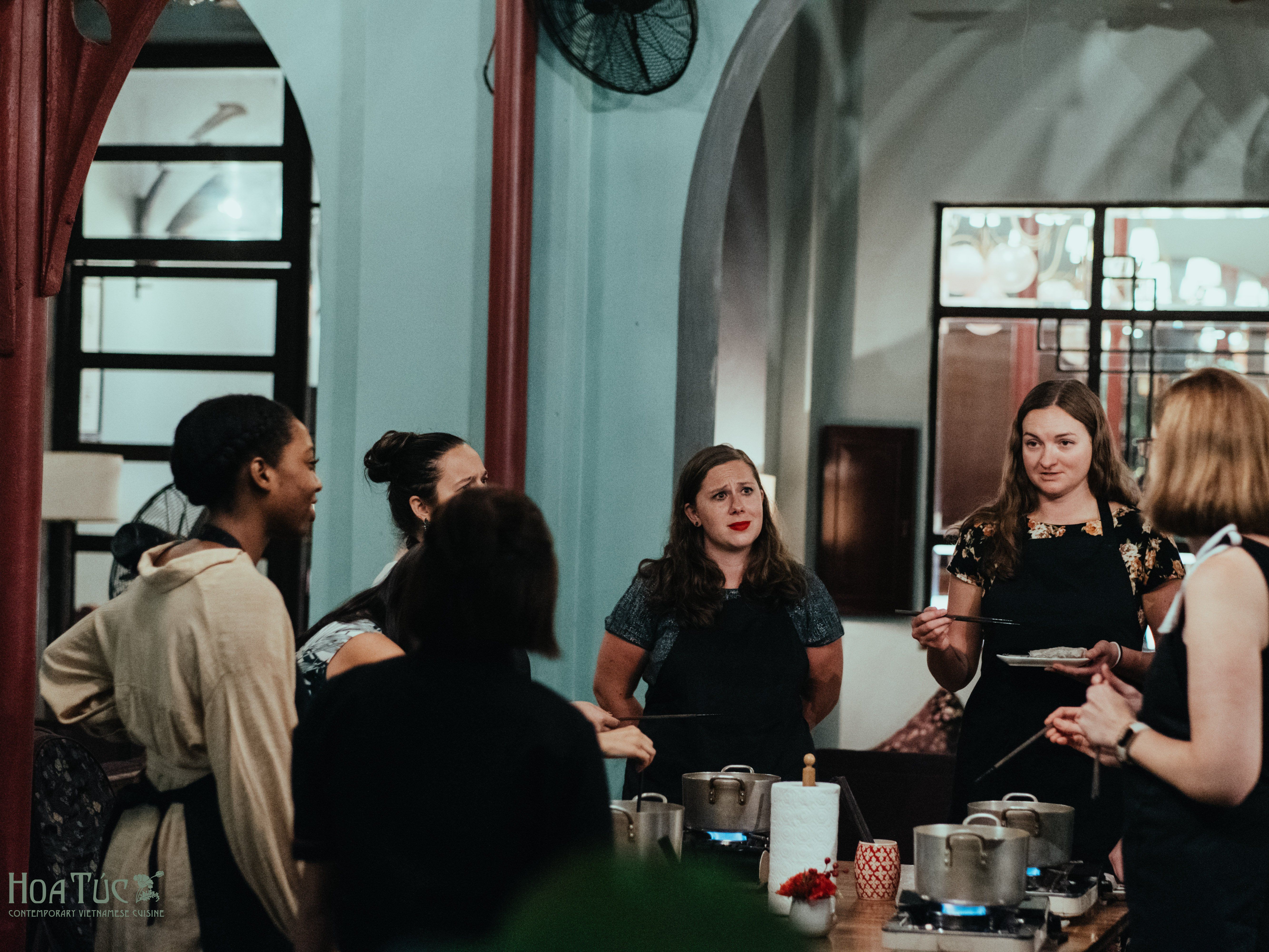 3 hours of hands-on cooking class with Hoa Túc Cooking Class