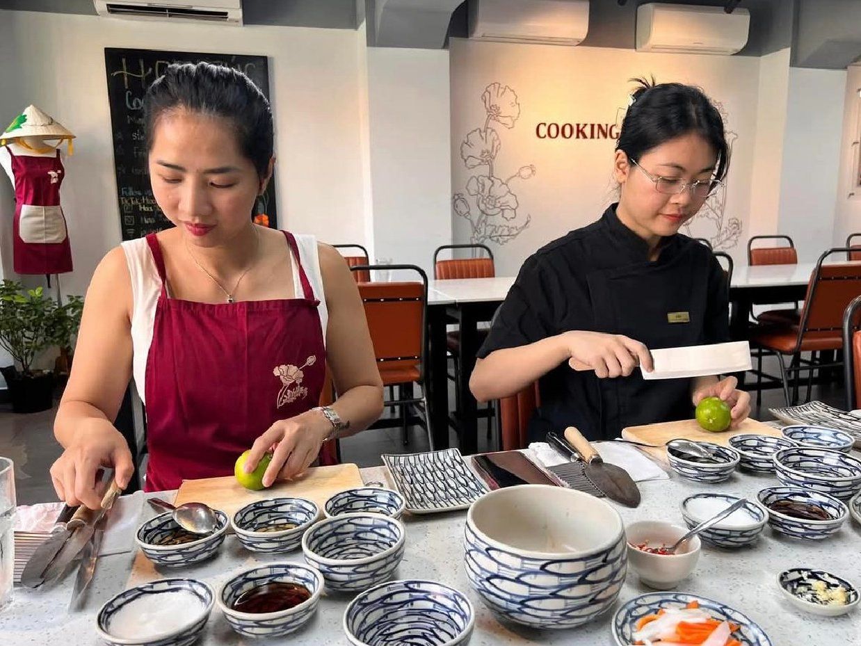 3 Hours of Hands-on Cooking Class with Hoa Túc Cooking Class