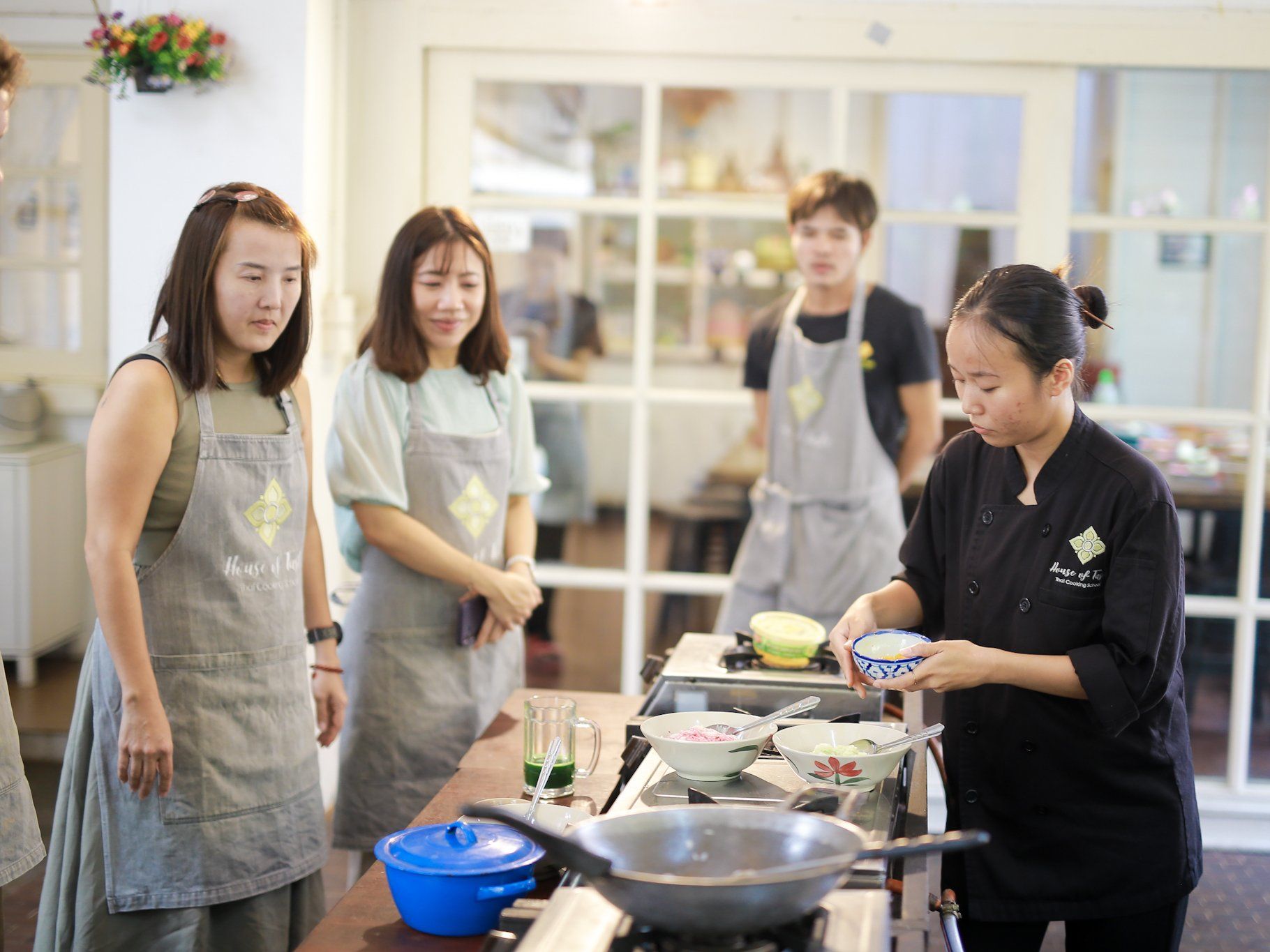 4-Dish Cooking Class Bangkok & Morning Market Tour