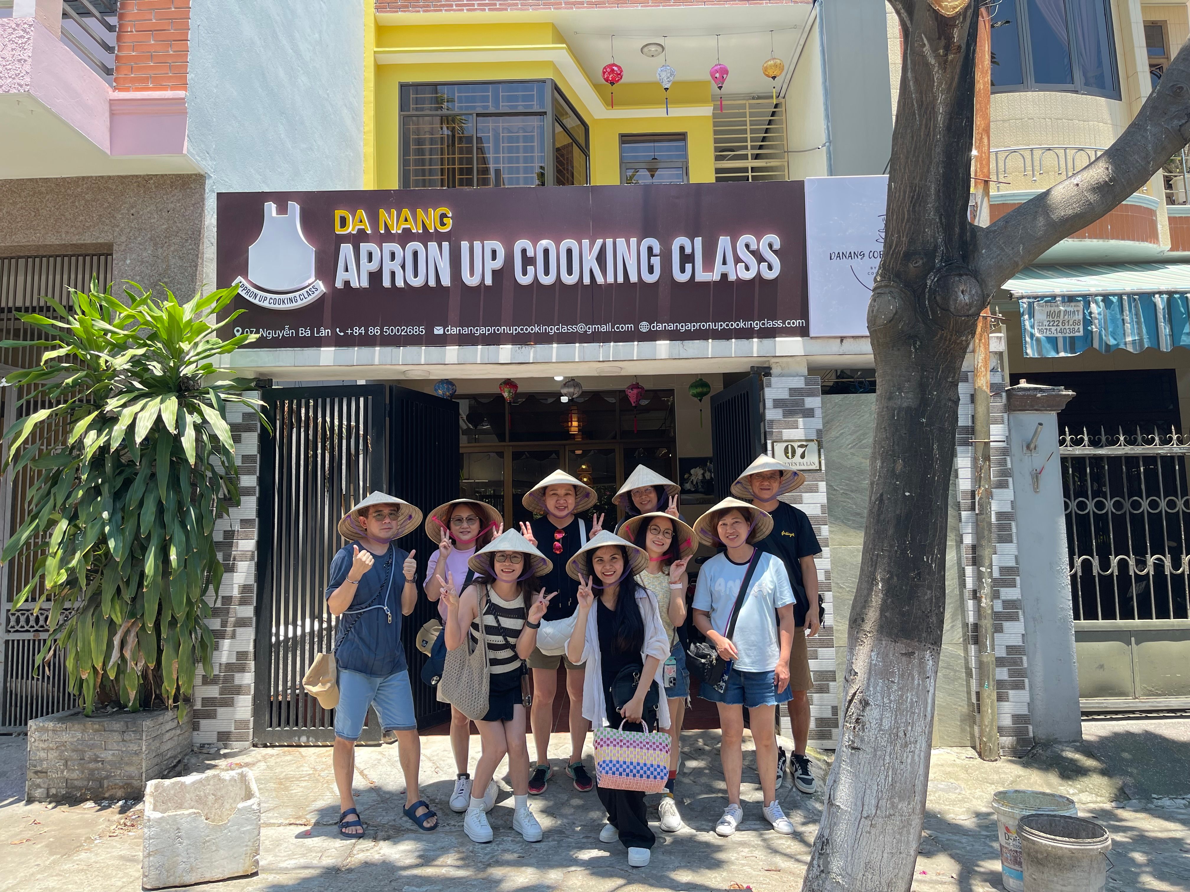 5 Dishes Traditional Cuisine Cooking Class with Market Tour in Da Nang