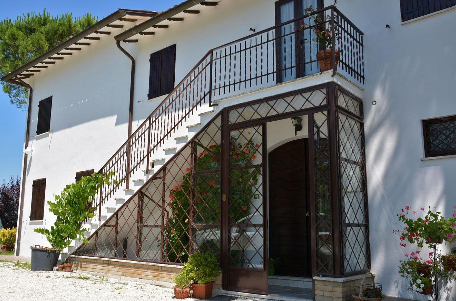 5-Day Cooking, Truffle Hunting & Wine Tasting Experience in Spoleto