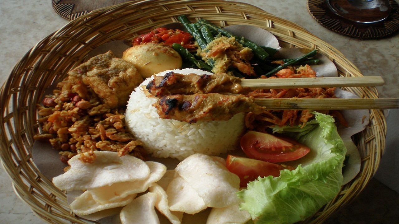 9 Dish Cooking Class + Market Tour + Rice Paddy Visit