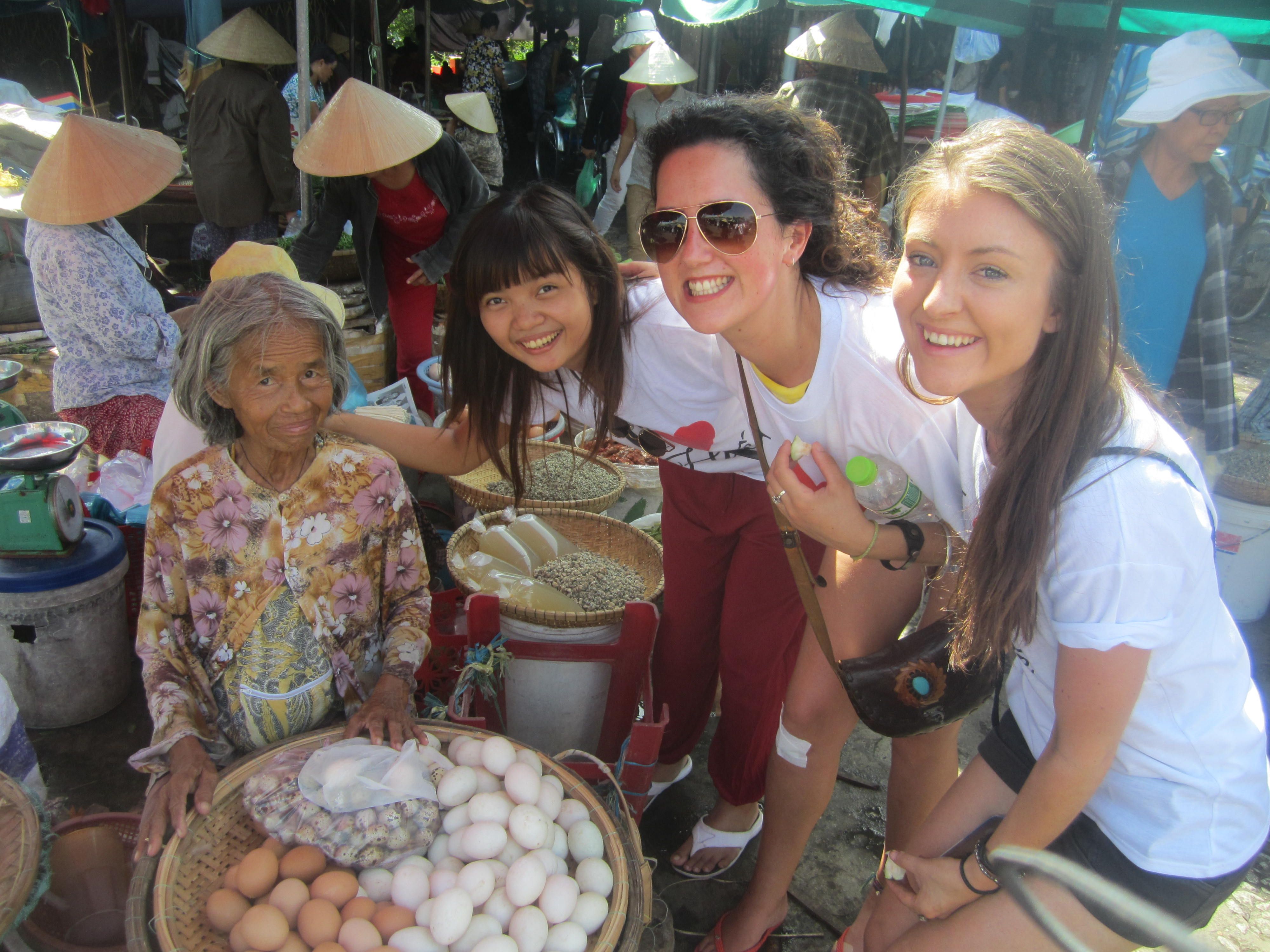 Hue Cooking Class + Market Tour