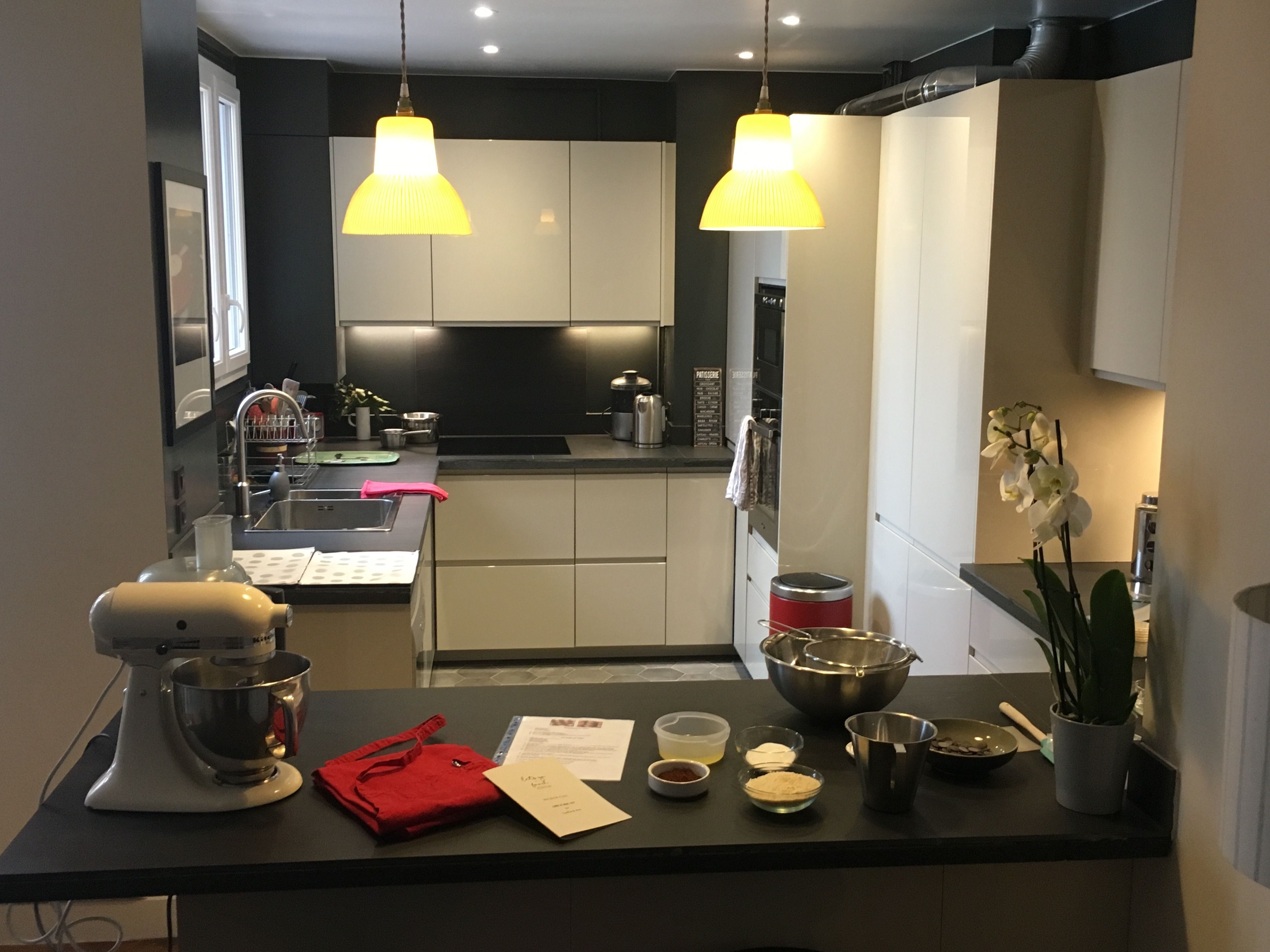 Private Macaron Baking Class in a Parisian Apartment