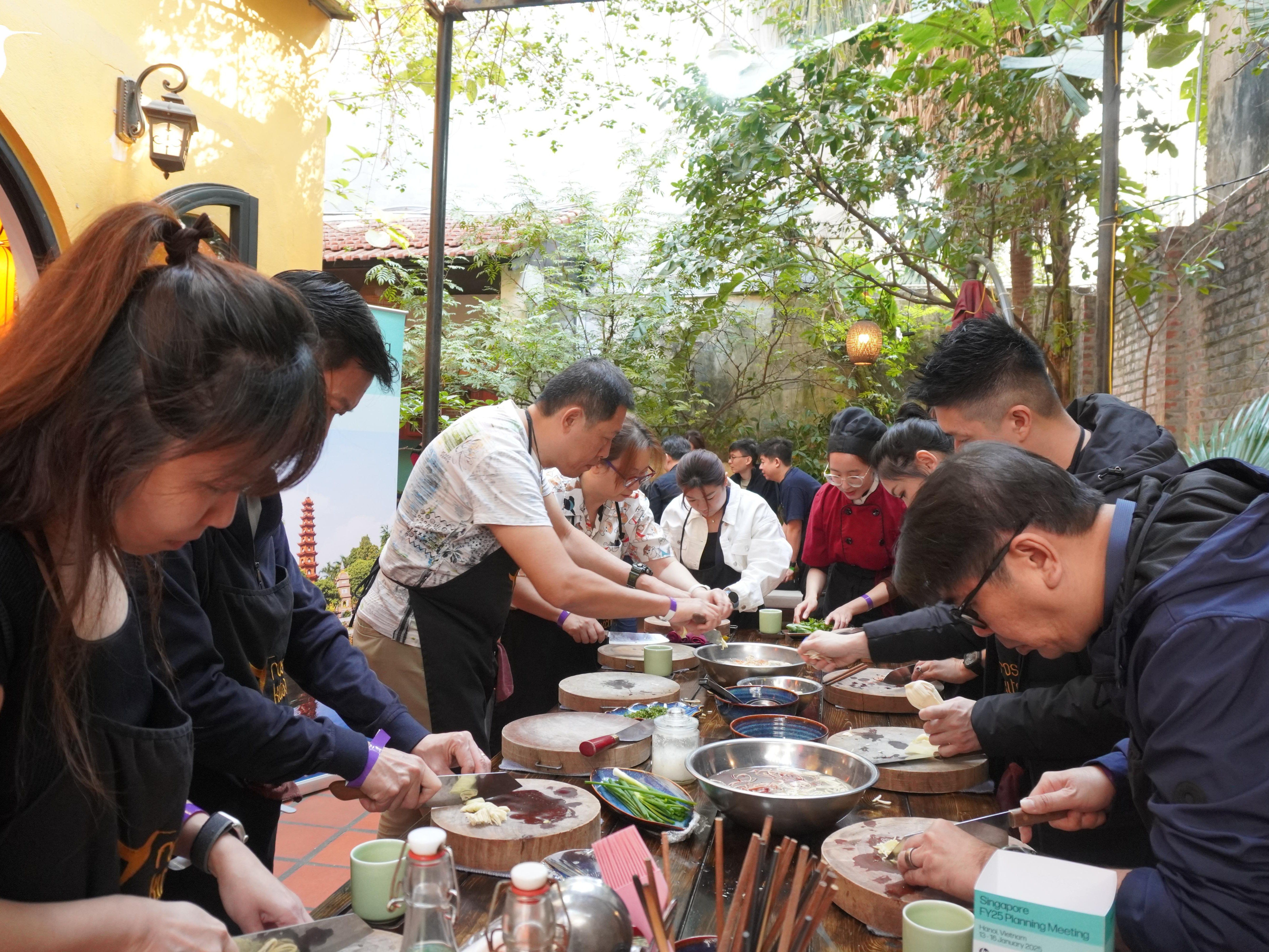 A Taste of Hanoi: Banh Xeo, Pho & Che Ngo in a Garden Villa