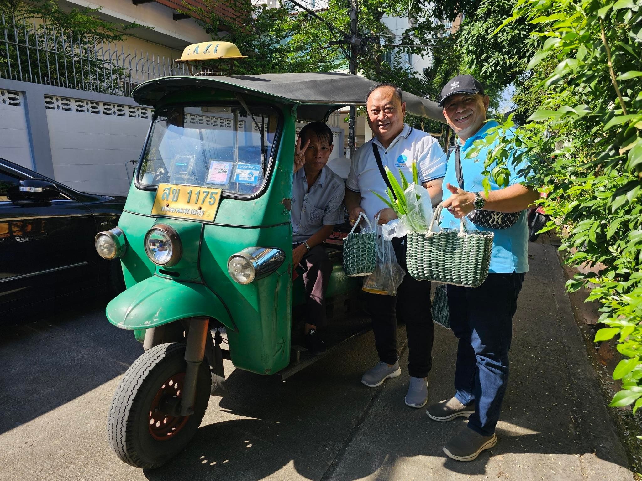 Thai Cooking Experience with German-Speaking Instructor, Market Tour, and Thai Herbal Tea Tasting