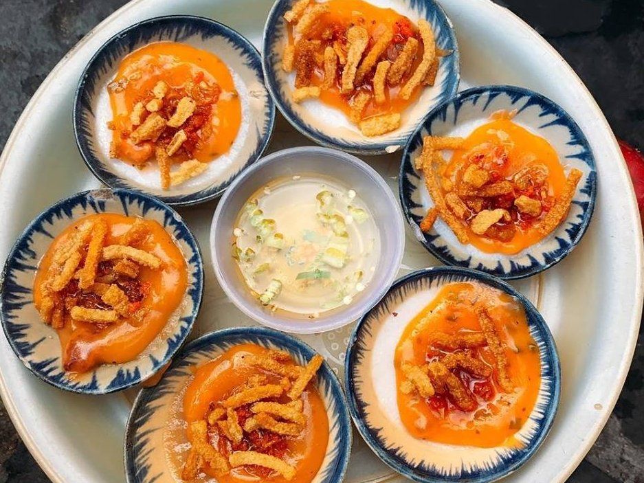 Afternoon Street Food Tour with Dinner at Local Home