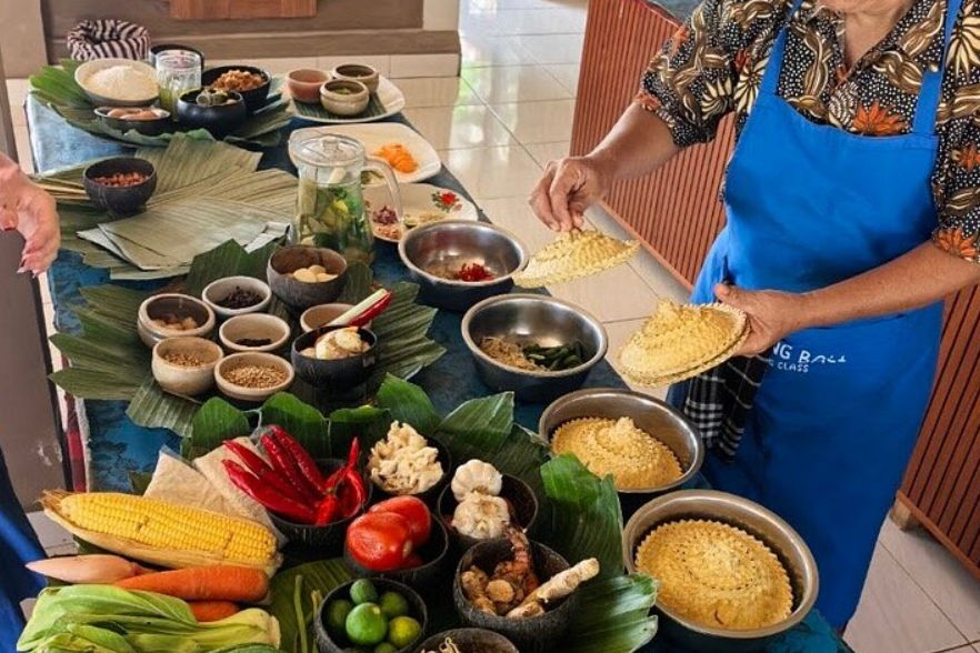 Authentic Balinese Cooking Class with Market & Rice Field Experience