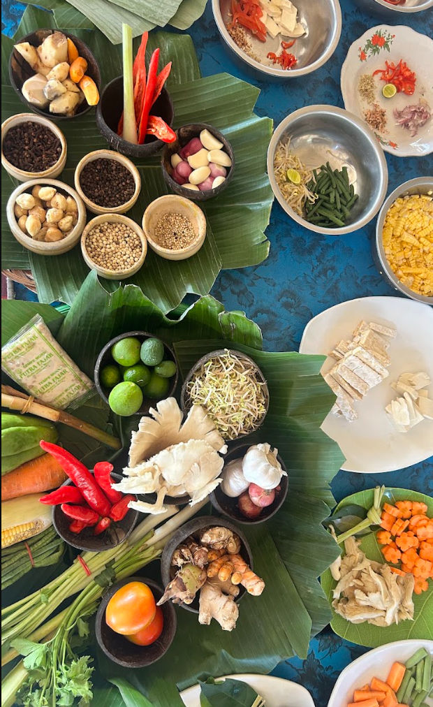 Authentic Balinese Cooking Class with Market & Rice Field Experience