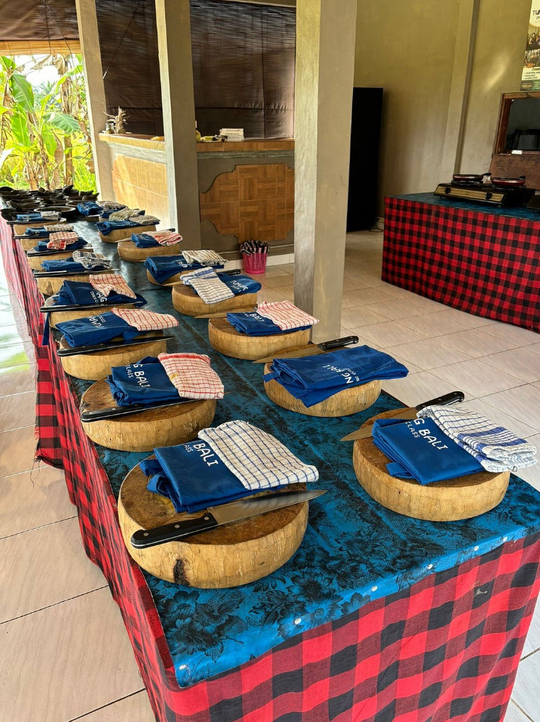 Authentic Balinese Cooking Class with Market & Rice Field Experience