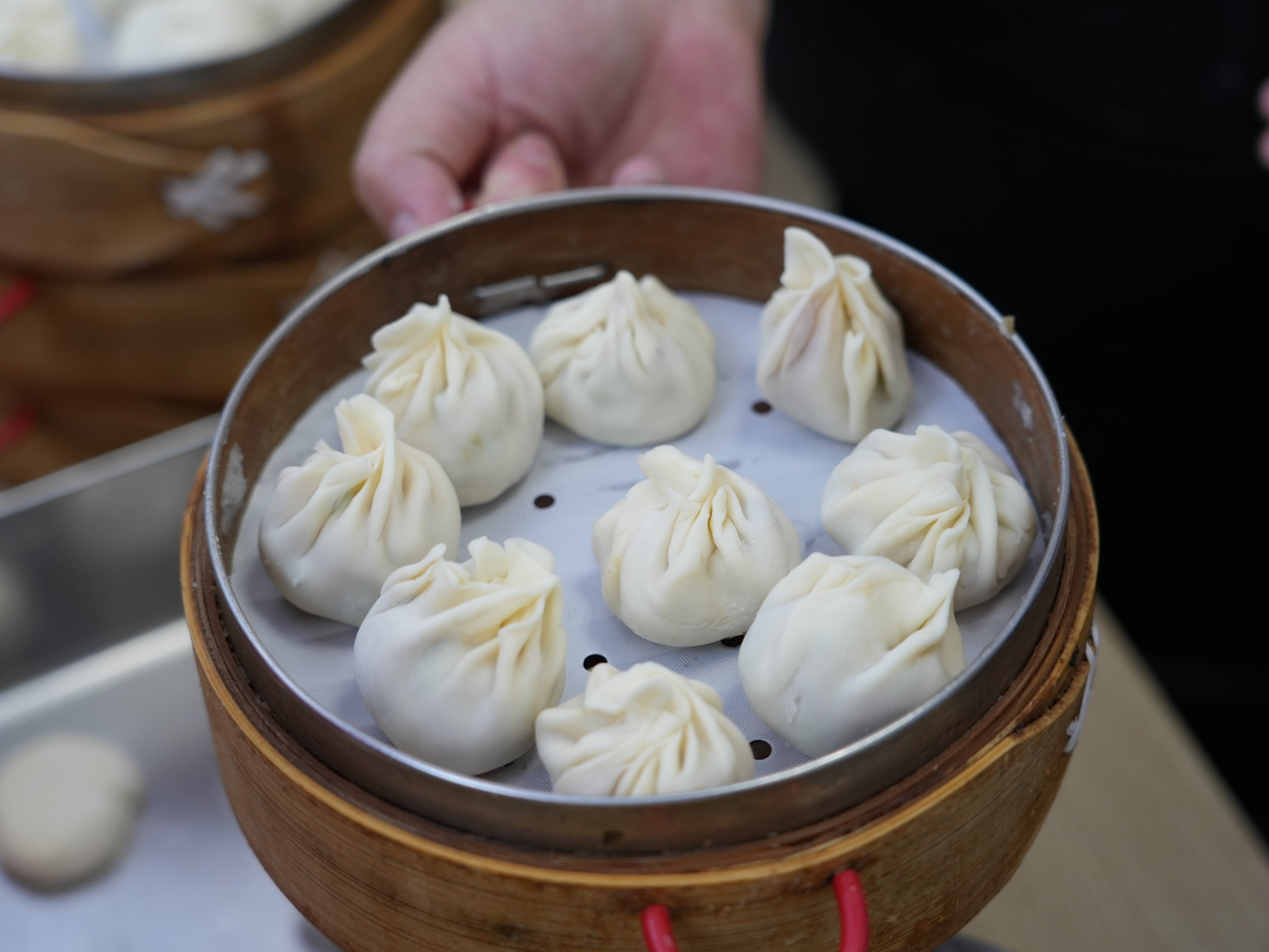 Authentischer Hangzhou-Brötchen- und Suppenknödel-Zubereitungskurs mit einem lokalen Koch