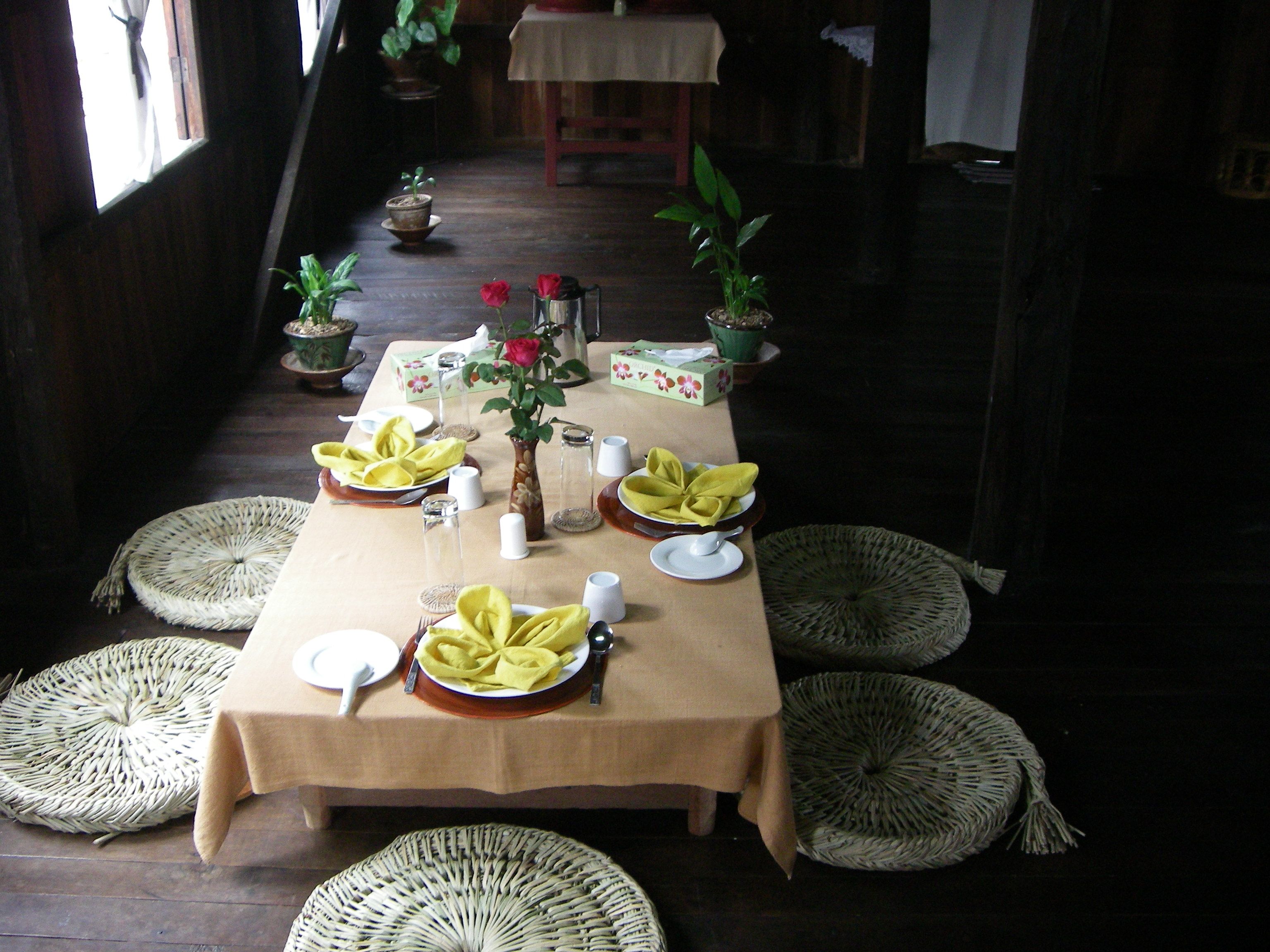 Authentic Shan Private Cooking Class in a House on the Lake