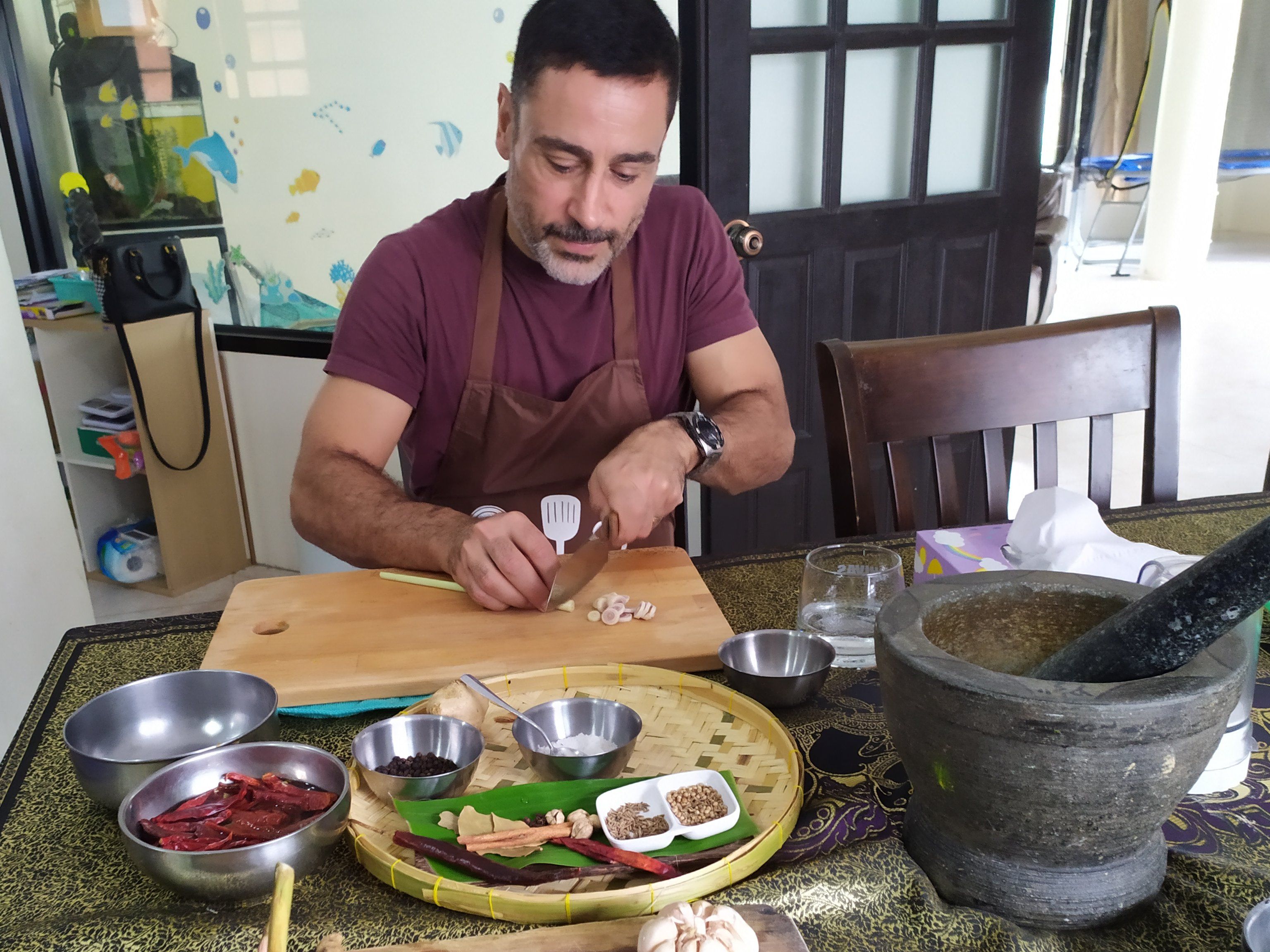 Learn to Make Thai Dishes in an Intimate Neighborhood