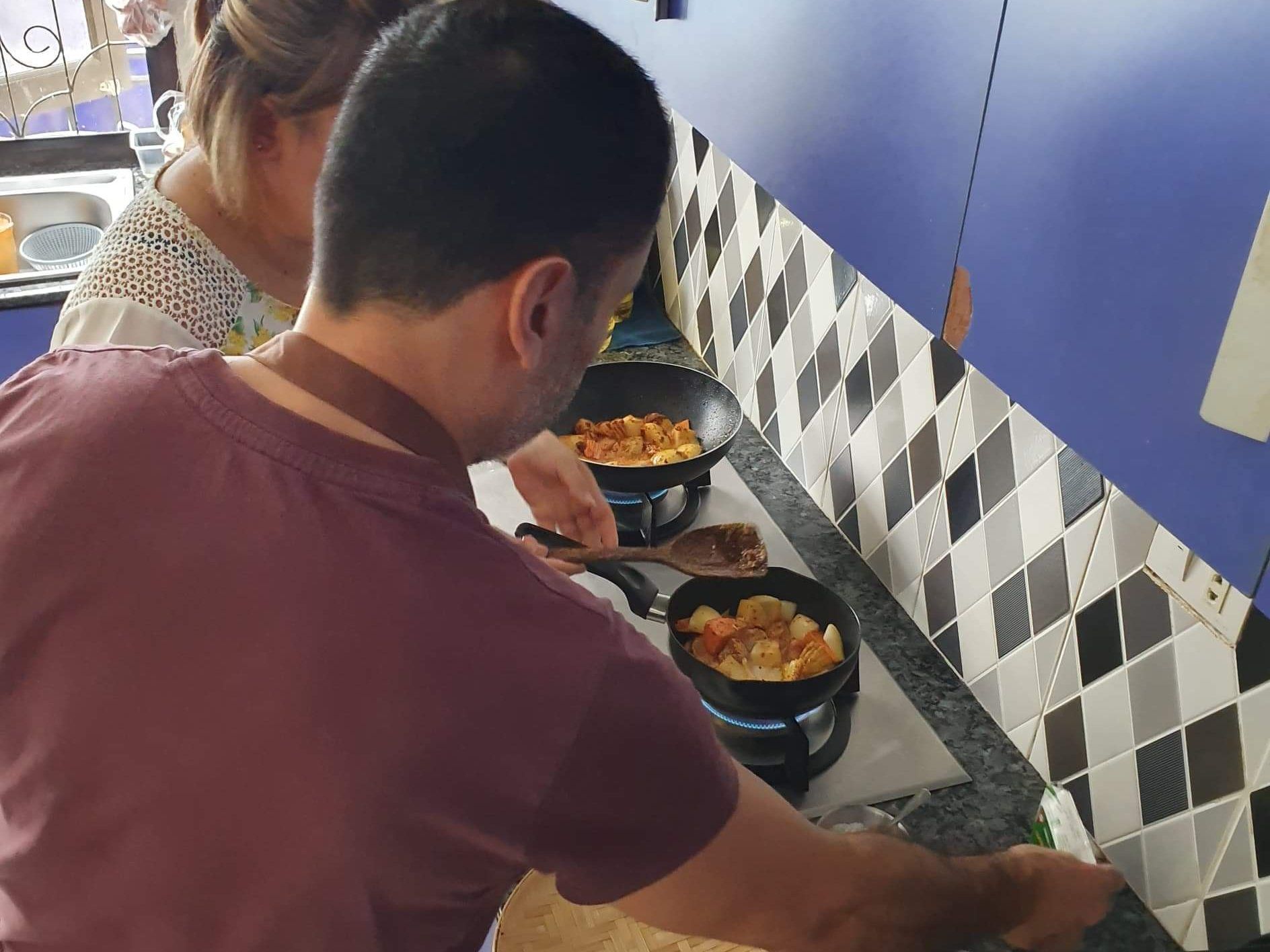 Learn to Make Thai Dishes in an Intimate Neighborhood