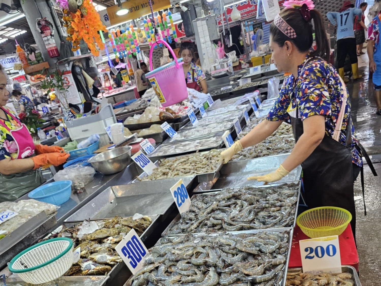 Authentic Thai Cooking Experience with Local Fresh Market Tour