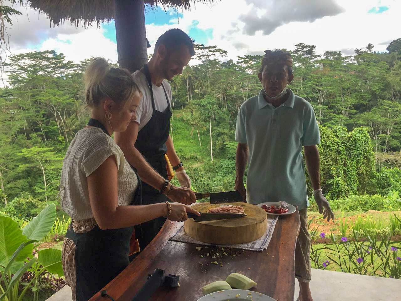Cours de cuisine balinaise authentique et visite d'une ferme dans le village de Bakas