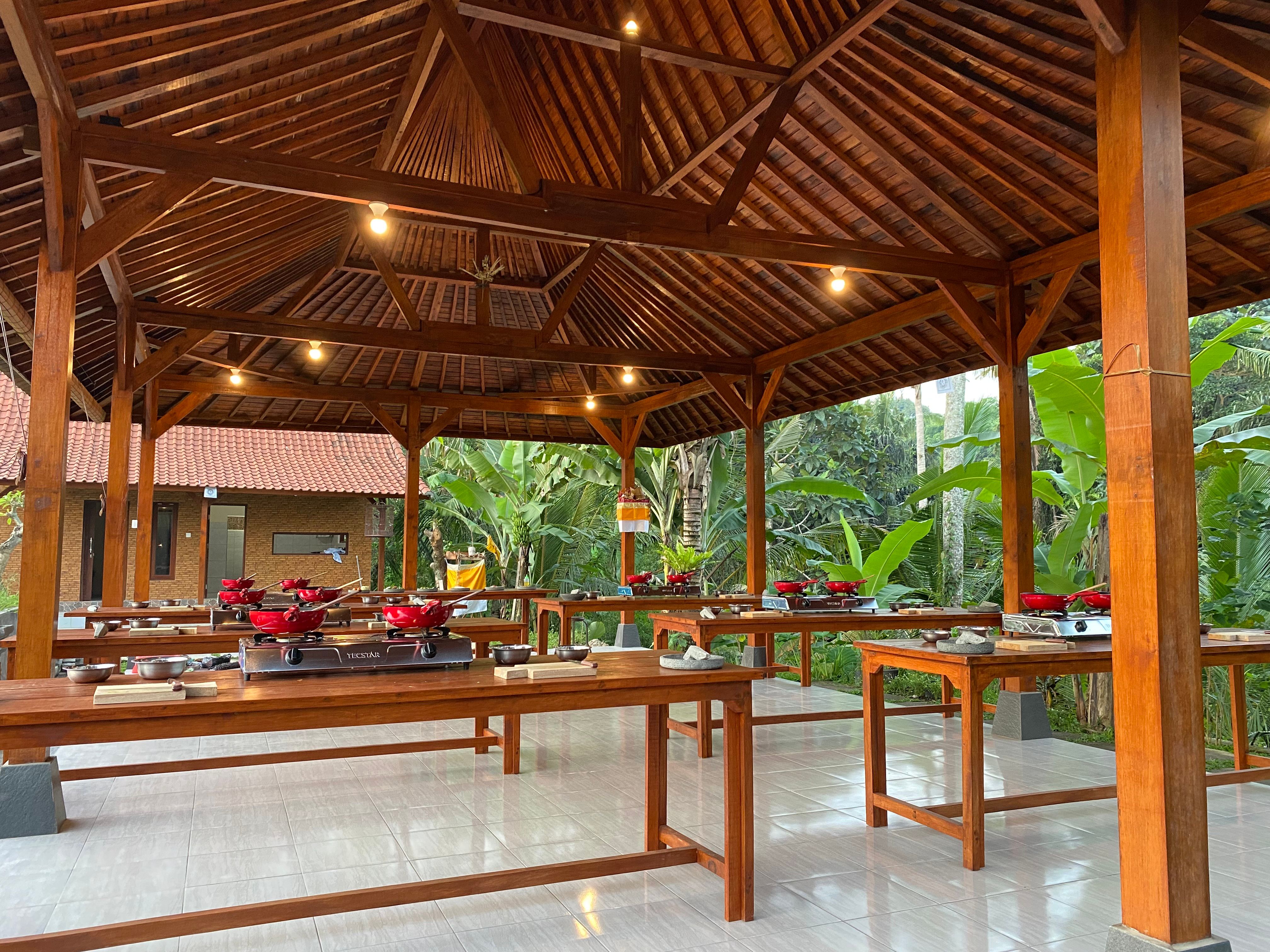 Balinese Cooking Class in Organic Farm with Traditional Market Tour