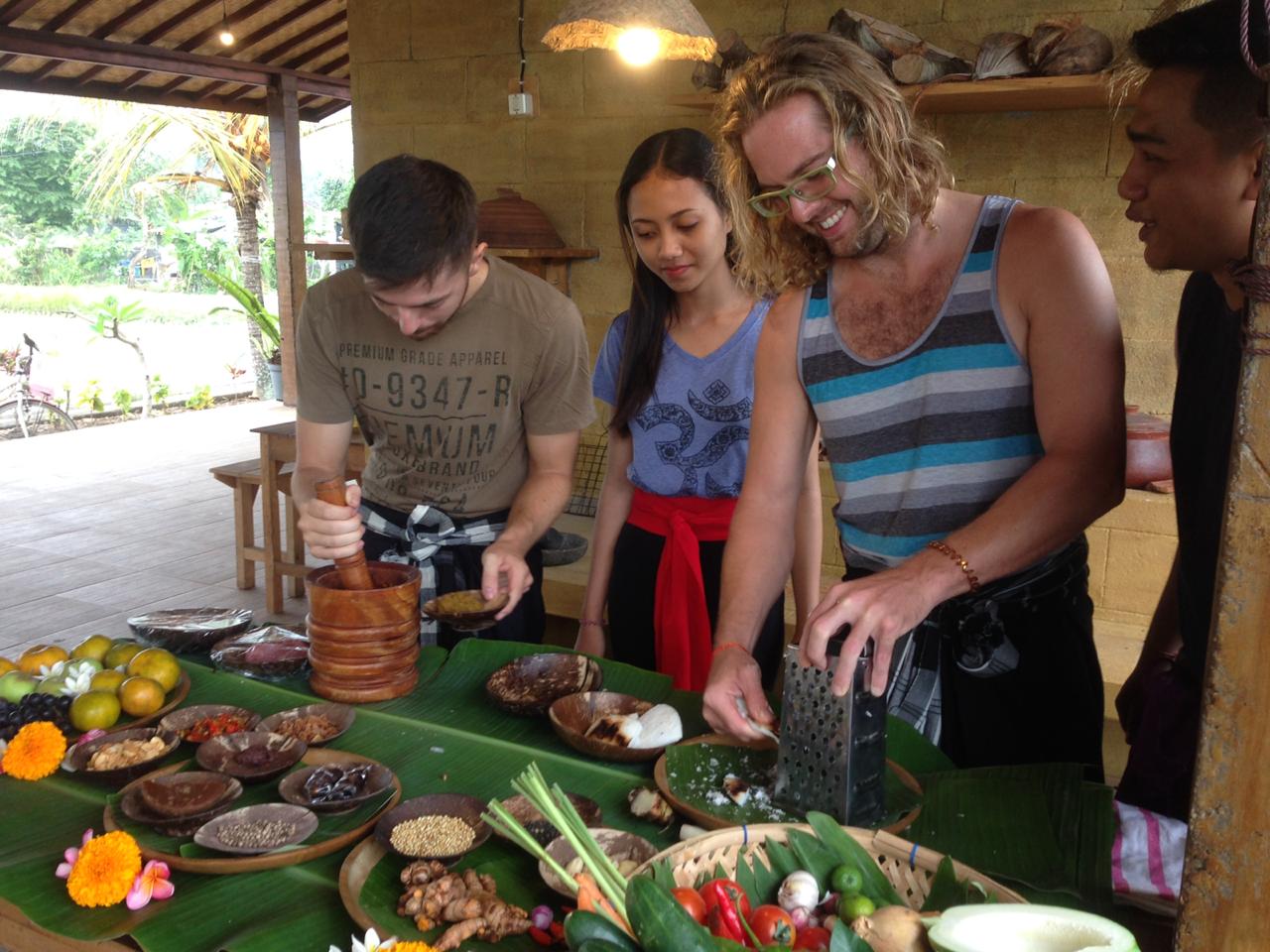 Balinese Heritage Cooking Class with Taman Ayun Temple Tour