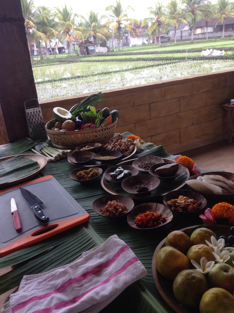 Balinese Heritage Cooking Class with Taman Ayun Temple Tour
