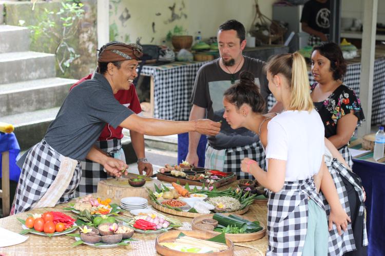 Periuk – Traditionelles balinesisches Kochprogramm und Kulturerlebnis