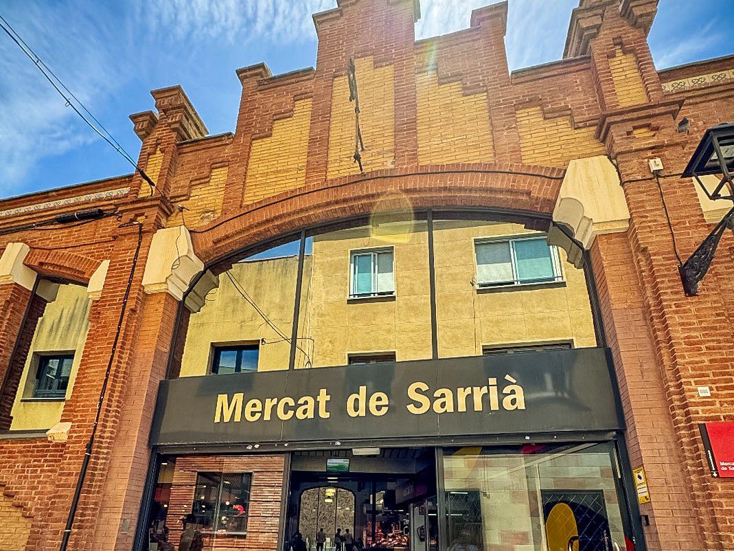 Barcelona Culinary Experience: Paella, Tapas & Sangria with Mercado de Sarrià Tour