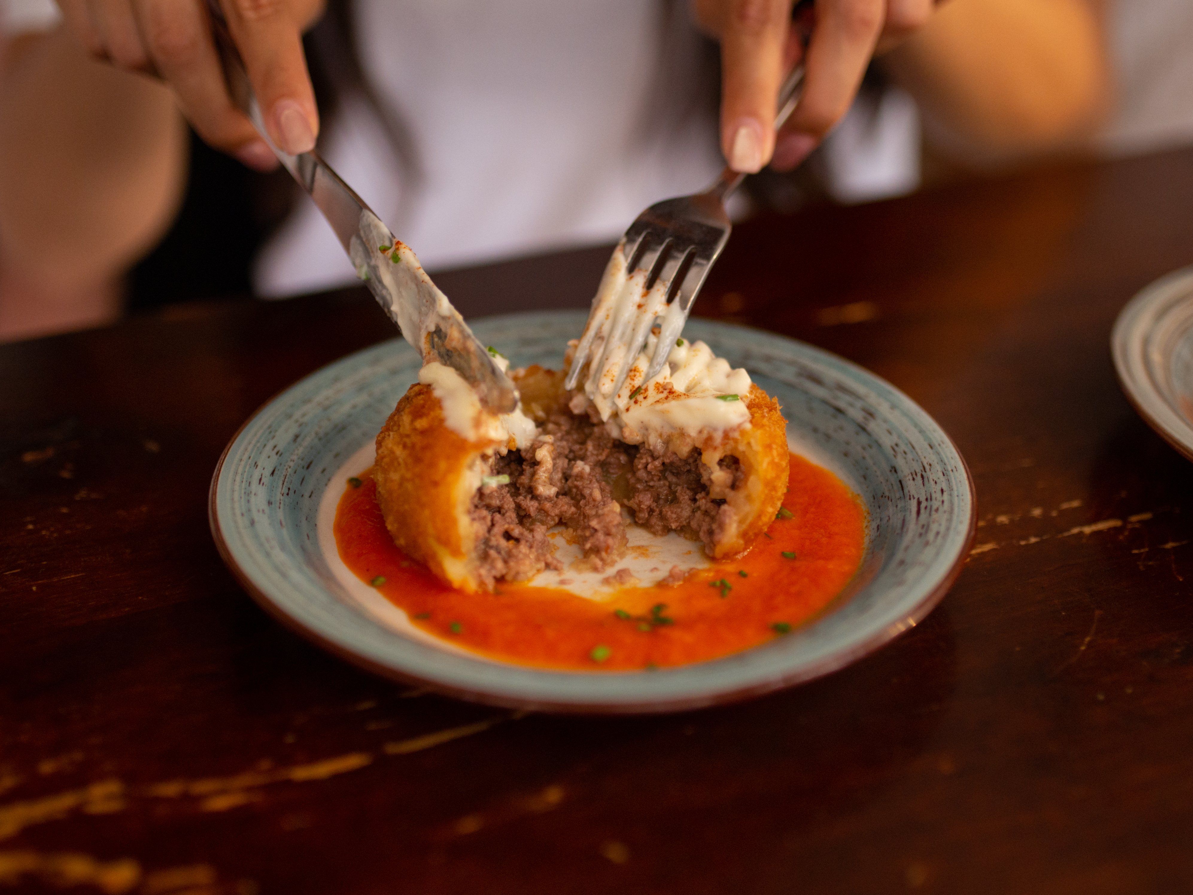 Barcelona Tapas Adventure: Discover Taverns, History & Local Life