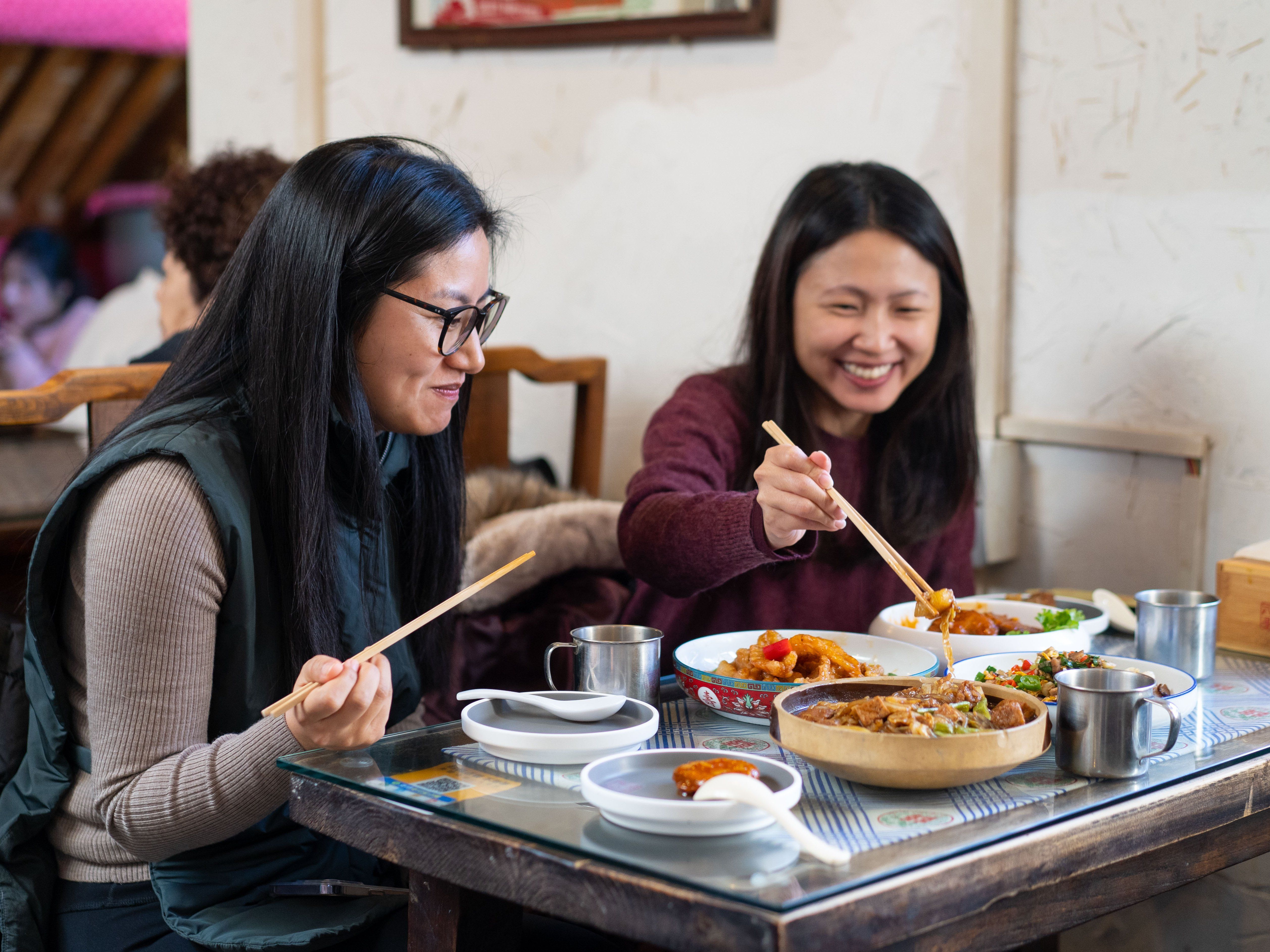 Beijing Hutong Walking Food and Beer Tour at Hidden Restaurants