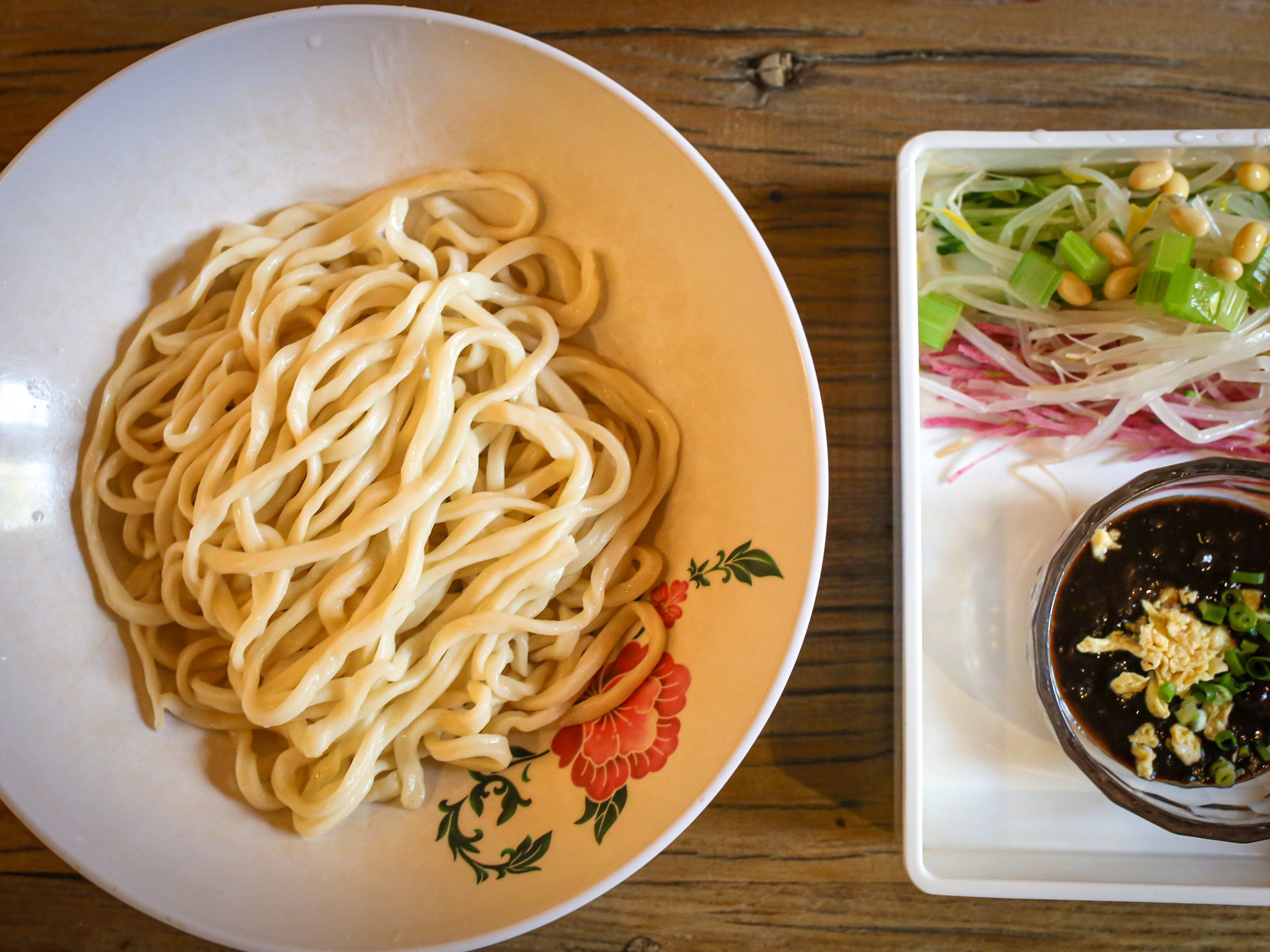 Beijing Hutong Walking Food and Beer Tour at Hidden Restaurants