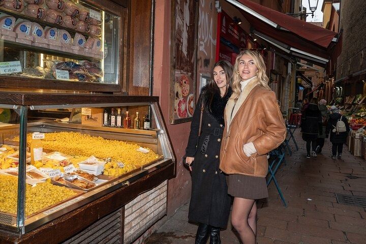 Bologna by Night: Guided Tour, Food & Wine Tasting