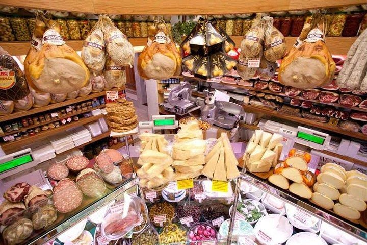 Bologna by Night: Guided Tour, Food & Wine Tasting