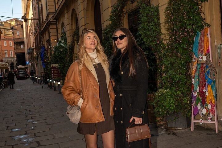 Bologna by Night: Guided Tour, Food & Wine Tasting