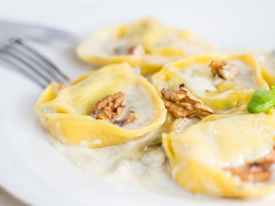 Bologna: Traditional Home Cooking Class with Lunch or Dinner