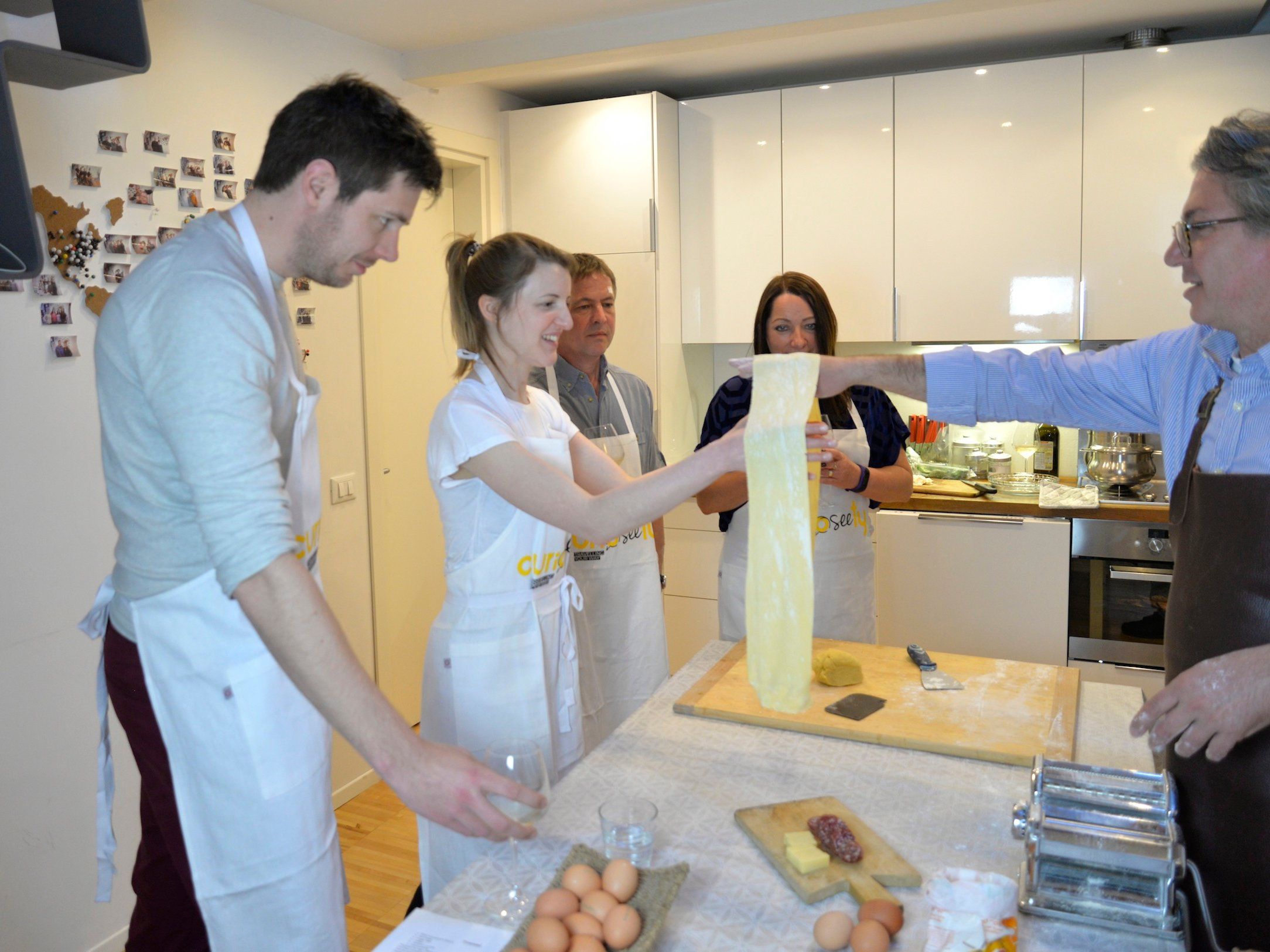 Bologna: Traditional Home Cooking Class with Lunch or Dinner