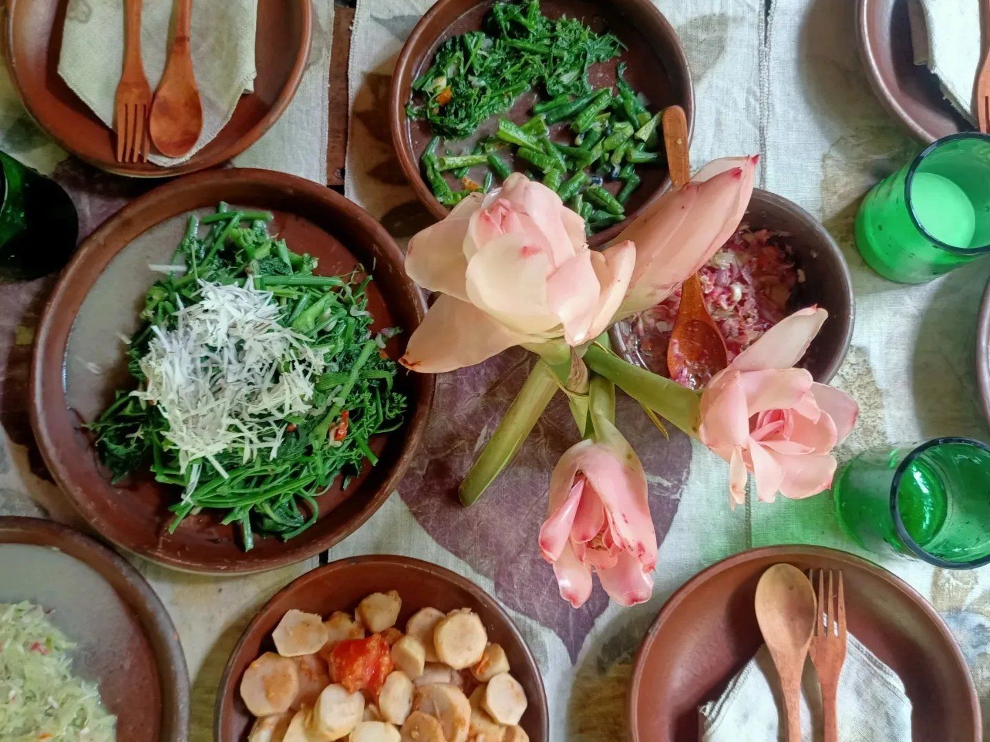 SHAYA Junglekitchen - The Plant Based Food Hunters with KIDS Academy