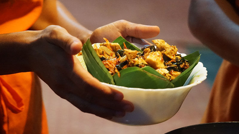 Cambodian Village Cooking Class and Cycling Adventure