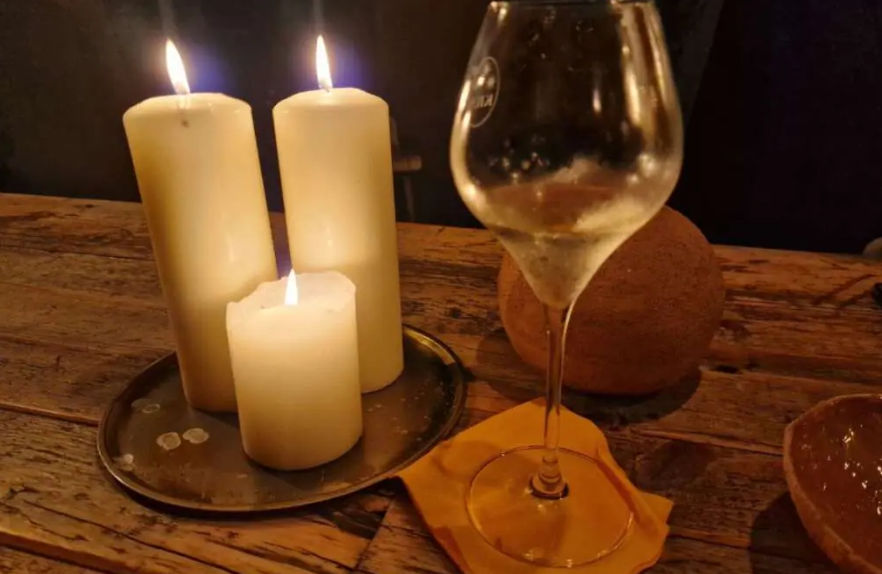 Candlelit Wine Tasting Experience in an Ancient Roman Cave
