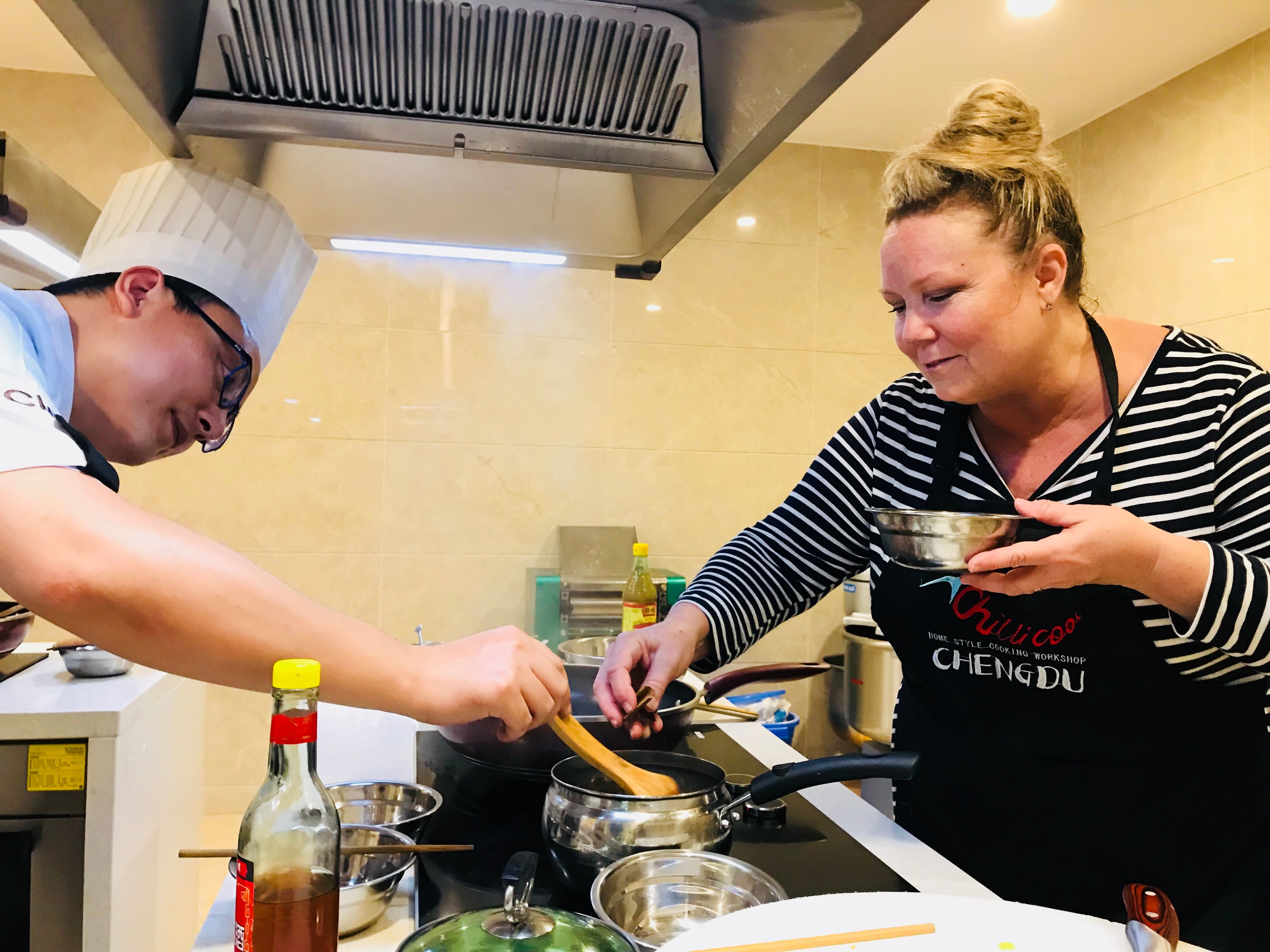Chengdu Street Food Cooking Class: Dan Dan Noodles