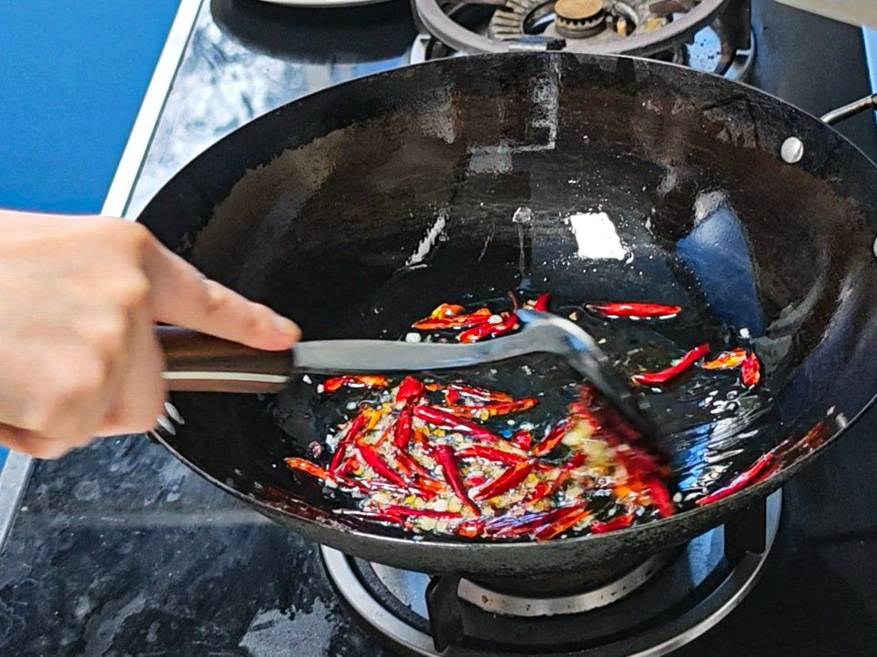 Chengdu Vegetarian Home Cooking Experience in a Local Home