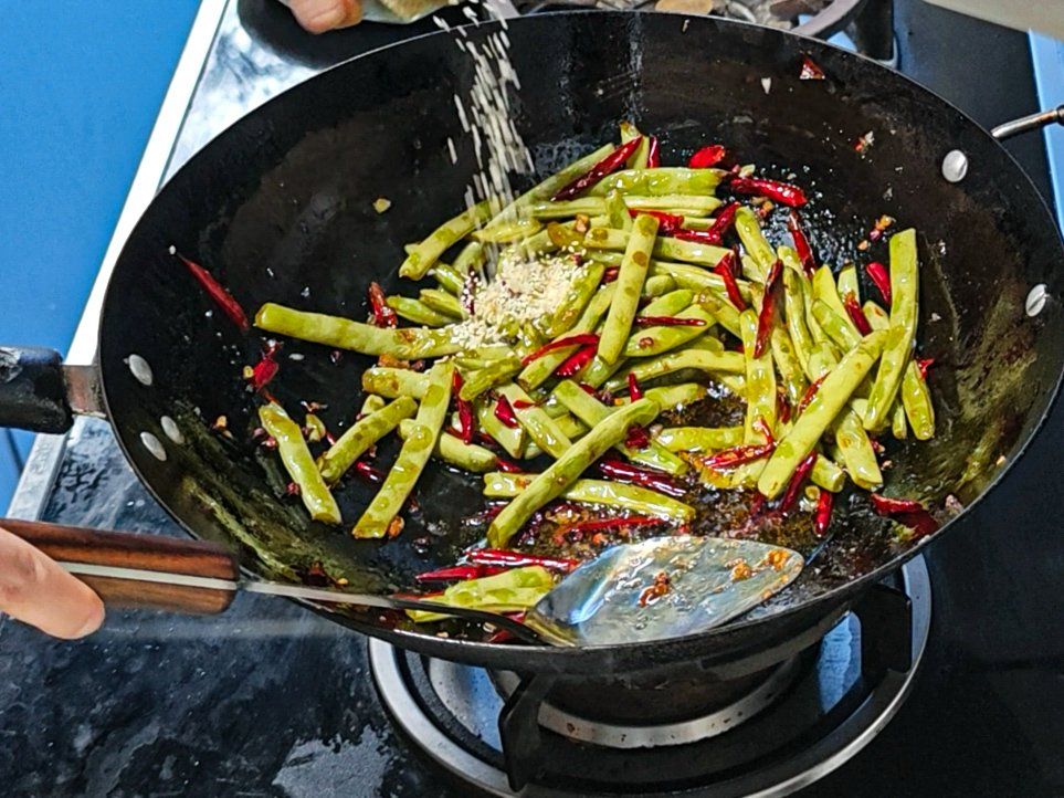 Chengdu Vegetarian Home Cooking Experience in a Local Home