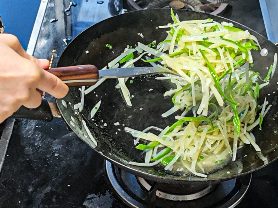 Chengdu Vegetarian Home Cooking Experience in a Local Home