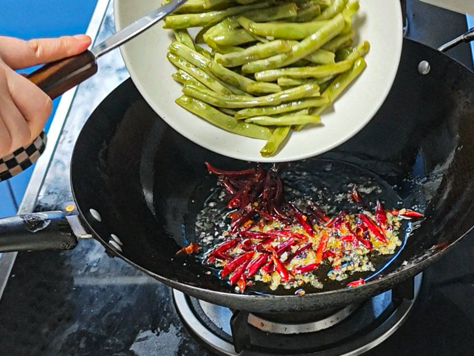 Chengdu Vegetarian Home Cooking Experience in a Local Home