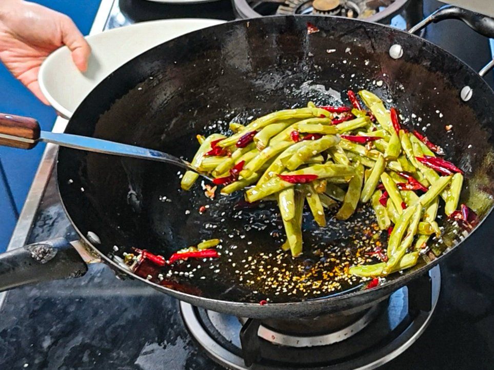 Chengdu Vegetarian Home Cooking Experience in a Local Home