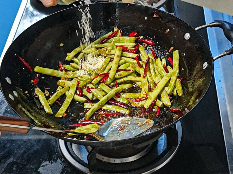 Chengdu Vegetarian Home Cooking Experience in a Local Home