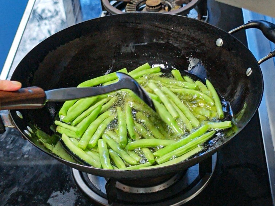 Chengdu Vegetarian Home Cooking Experience in a Local Home