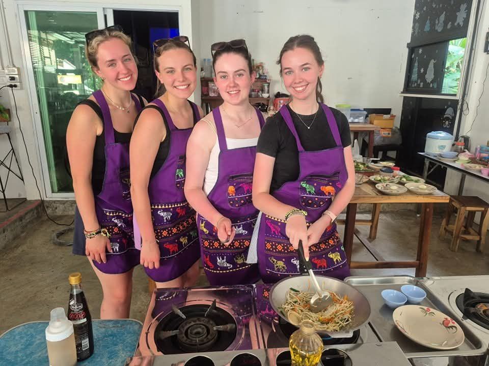 Chiang Mai Culinary Experience: Market Tour & Thai Cooking Class