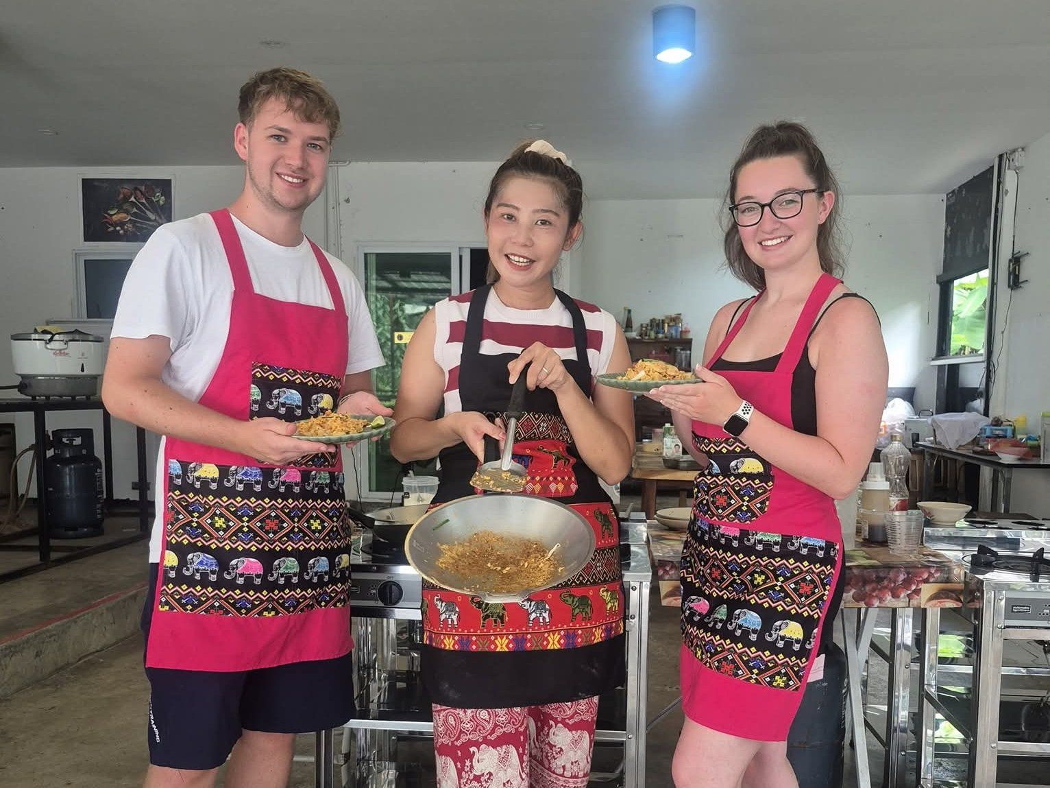 Chiang Mai Culinary Experience: Market Tour & Thai Cooking Class