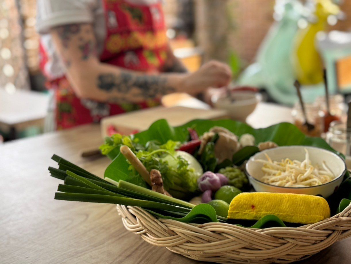 Morning Thai Home Cooking Experience in Chiang Mai with Market Tour